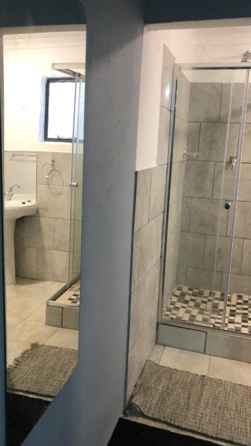 Host Hub Guest House كمبتون بارك المظهر الخارجي الصورة