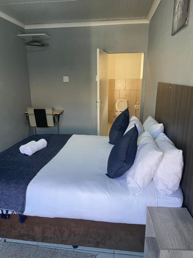 Host Hub Guest House كمبتون بارك المظهر الخارجي الصورة