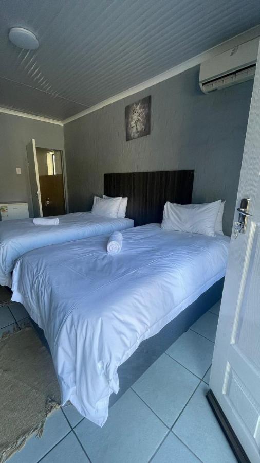 Host Hub Guest House كمبتون بارك المظهر الخارجي الصورة